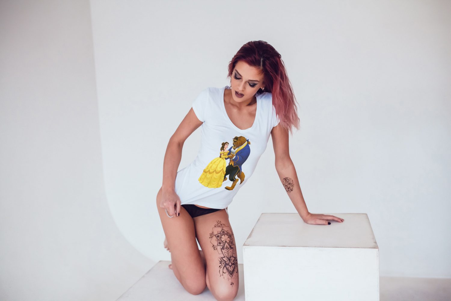 Download Beautiful Girl T-shirt Mockup