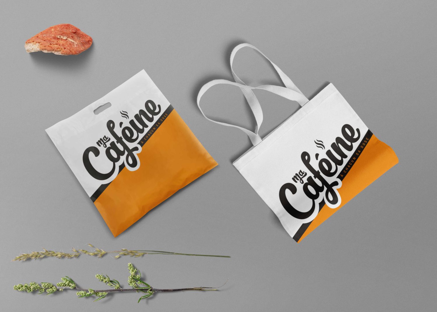 Download New Shopping Bag Label Mockup | eyMockup